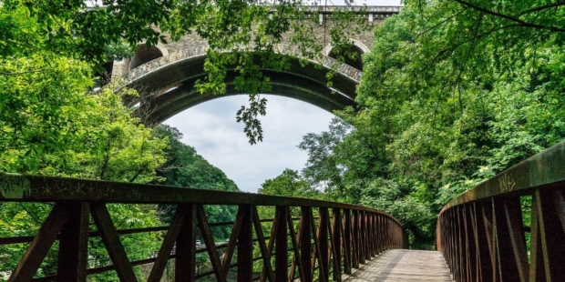 william hoffmann henry ave bridge bike path in summer